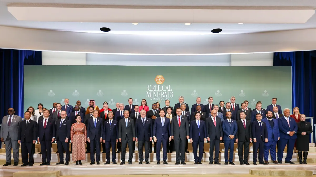 Oana Țoiu transmite că România s-a aliniat evaluării SUA privind riscurile din lanțurile de aprovizionare și sprijină ideea creării unei coaliții globale, menite să protejeze industriile strategice