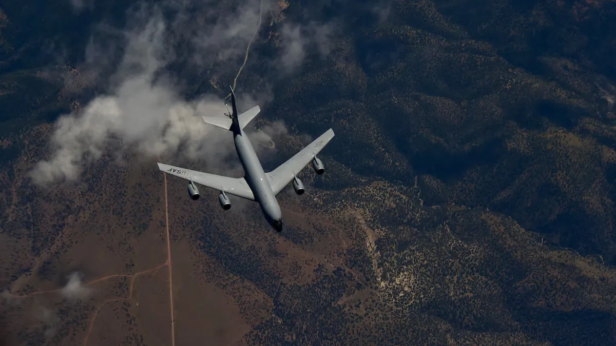 Patru militari americani au murit după prăbușirea unui avion-cisternă KC-135 în Irak, doi membri ai echipajului sunt dați dispăruți