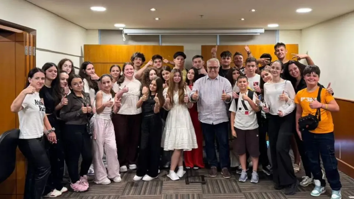 Elevi din Vrancea blocați în Dubai din cauza tensiunilor din Orientul Mijlociu