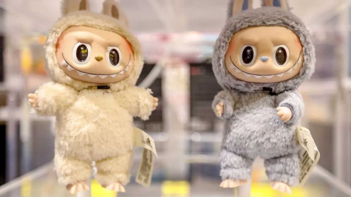 Labubu ajunge pe marele ecran. Sony și Pop Mart pregătesc un film cu regizorul Paddington