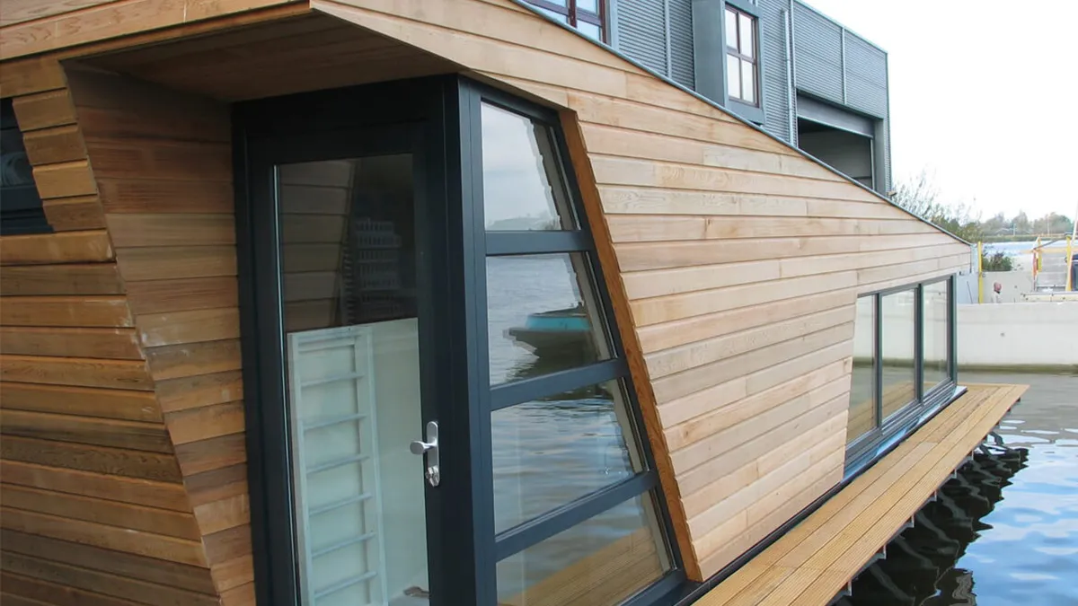 De ce olandezii adoptă casele plutitoare