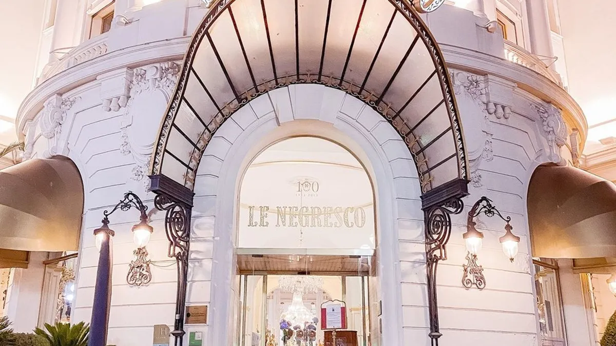 Hotelul Negresco din Nisa: un omagiu adus artei și istoriei