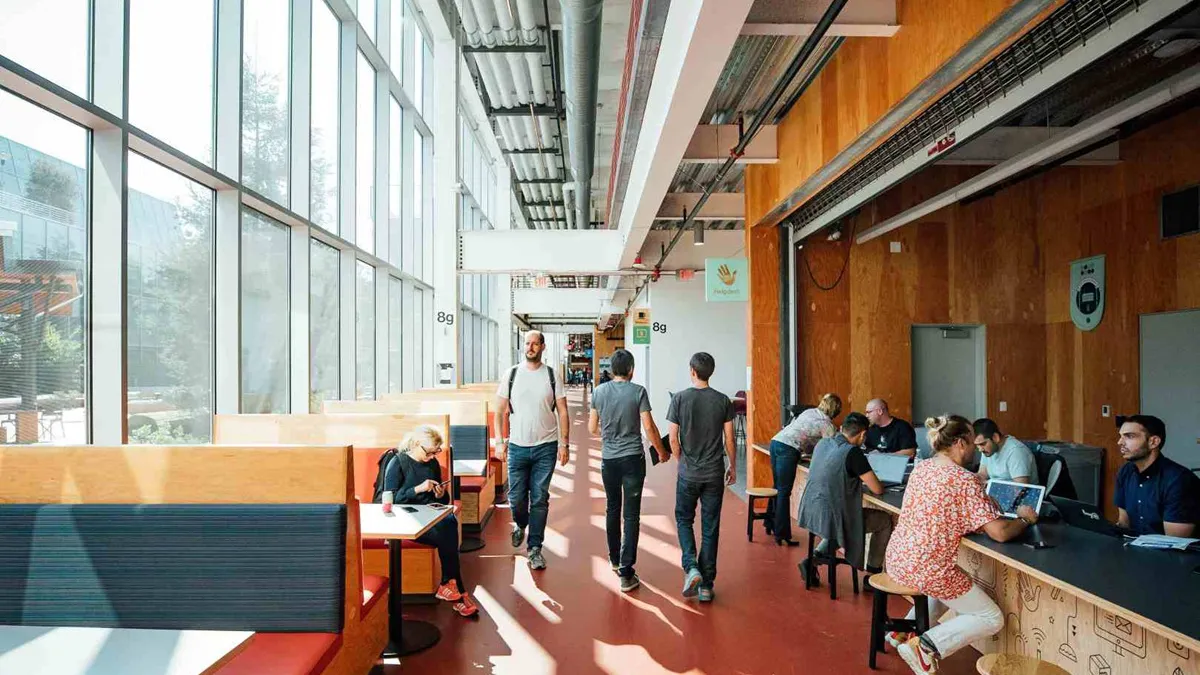 Meta și Microsoft anunță noi valuri de concedieri pe fondul costurilor crescute cu AI și al presiunii pe eficiență