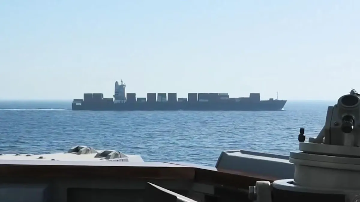 Pușcașii marini americani au confiscat o navă sub pavilion iranian în Golful Oman. Teheranul acuză SUA de „piraterie” și amenință cu represalii