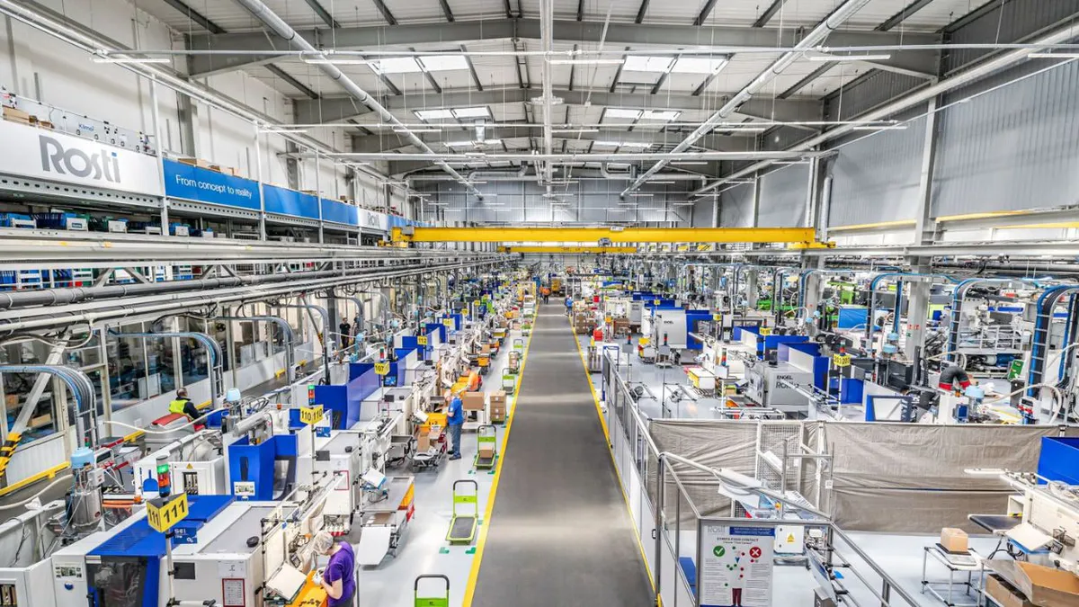 Industria bunurilor de larg consum, în fața unui decalaj digital. Companiile știu ce trebuie să facă, dar nu sunt pregătite