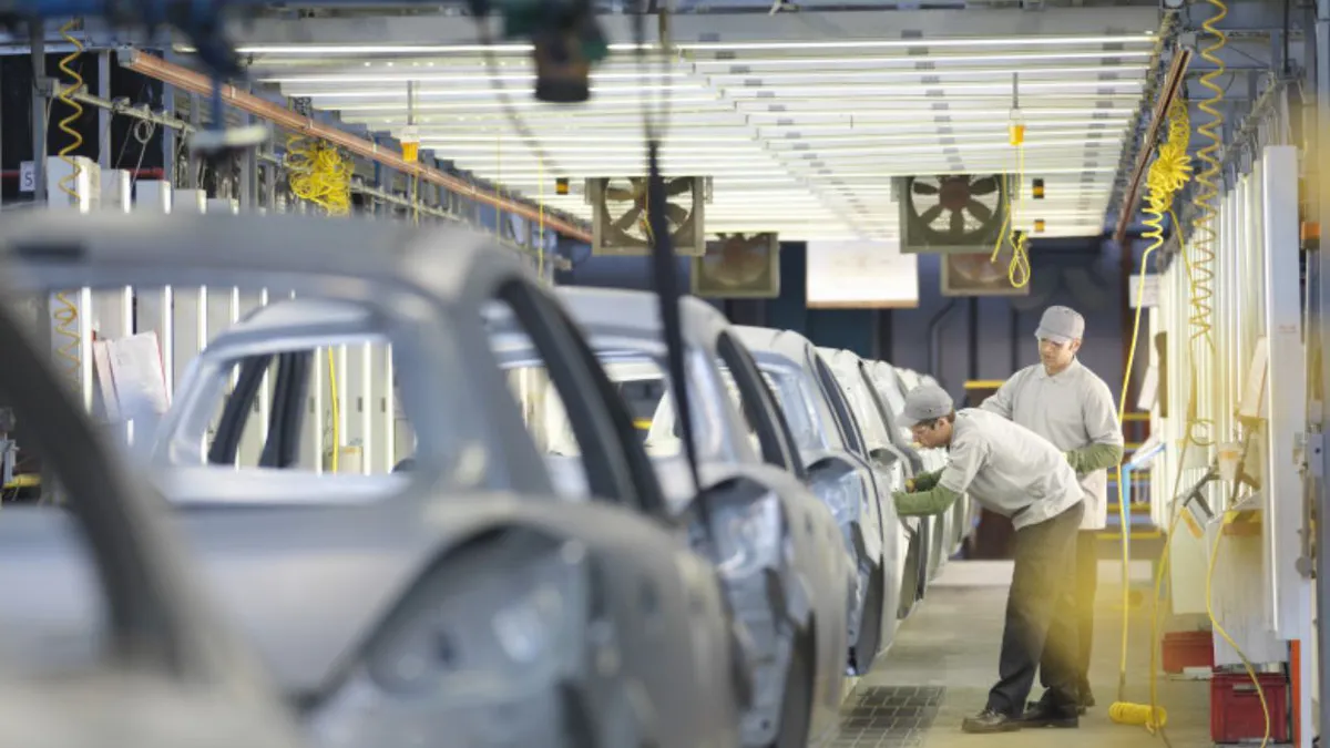 Producția industrială a României a scăzut în primul trimestru din 2026
