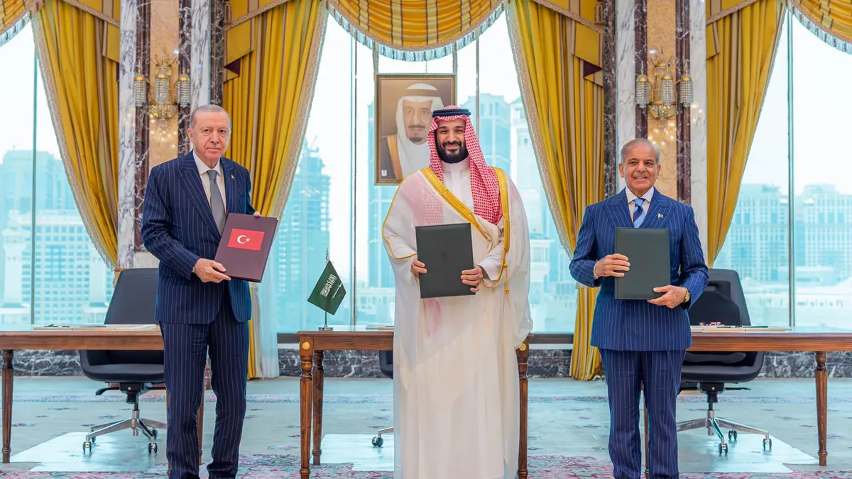 Arabia Saudită, Turcia şi Pakistanul au semnat un acord de apărare comună la Mecca