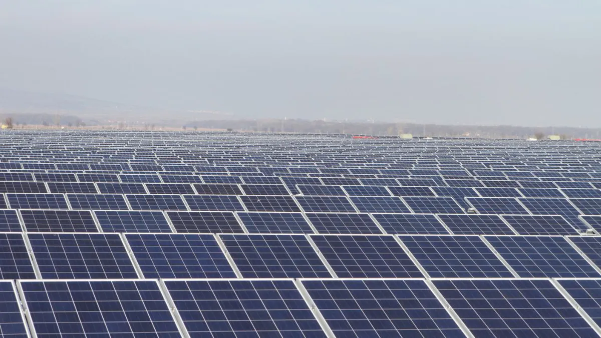 Aeroportul Otopeni investește 134 de milioane de lei într-un parc fotovoltaic pentru reducerea costurilor