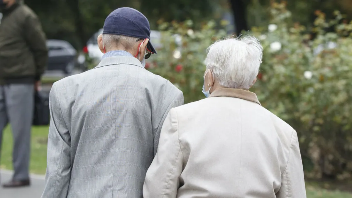 Aproape 4,7 milioane de pensionari în România. Cât a fost pensia medie în luna iulie