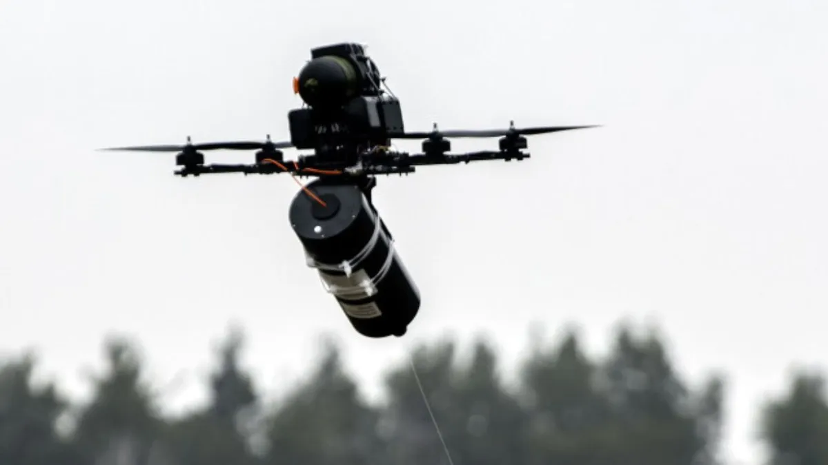 Dronele FPV au ajuns în școlile din Ucraina. Copiii învață să le piloteze, să le construiască și să le repare