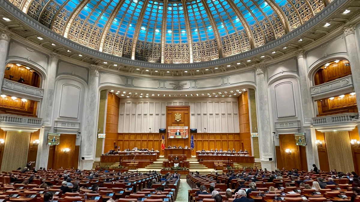 Parlamentarii au votat noua componență a conducerii celor două Camere