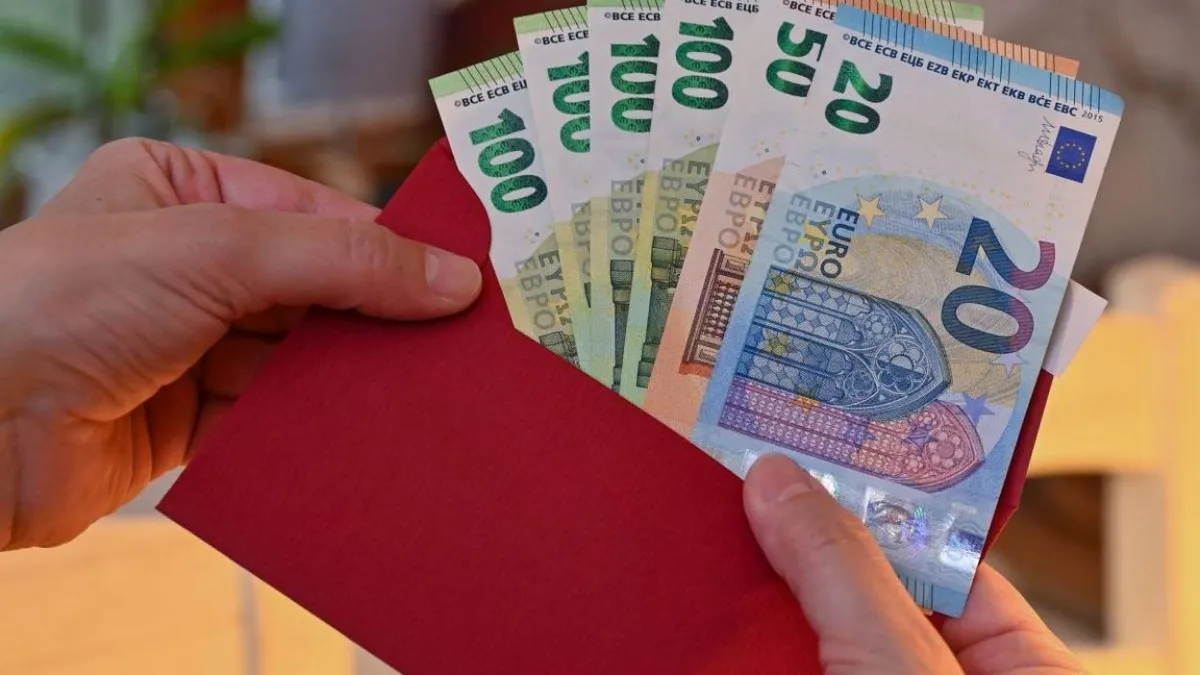 Leul se prăbușește în fața euro. Moneda europeană atinge un nou maxim istoric
