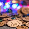 Horoscop rune 27 septembrie 2023. TEIWAZ îi premiază pe curajoşi, OTHILA aduce o moştenire