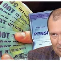 Pensii 2023. Poştaşul aduce bani mai mulţi în octombrie pentru seniori. 400 de lei în plus pentru românii cu pensii mai mici de 2000 de lei