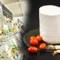 Ce conține, de fapt, telemeaua din Lidl, Carrefour sau Kaufland. Mulți români nu au habar ce mănâncă