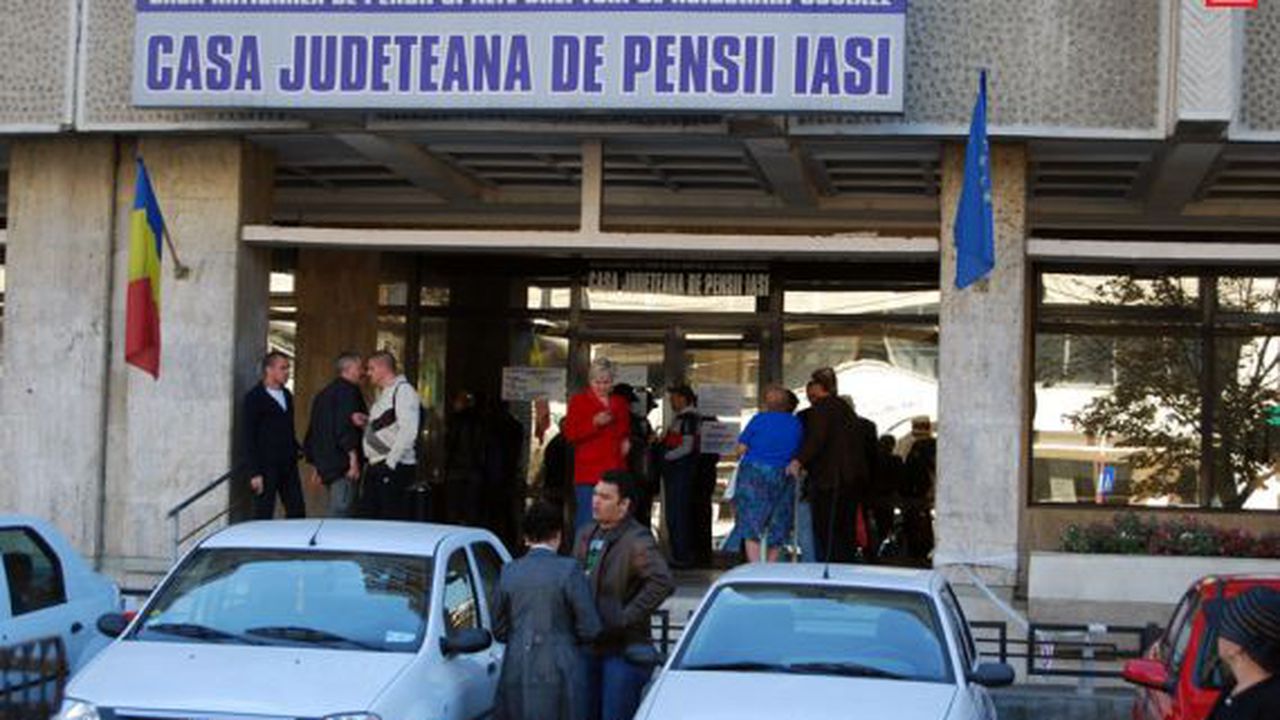 A Murit Pentru O AdeverinÅ£Äƒ Un Pensionar A FÄƒcut Infarct La CoadÄƒ La Casa De Pensii