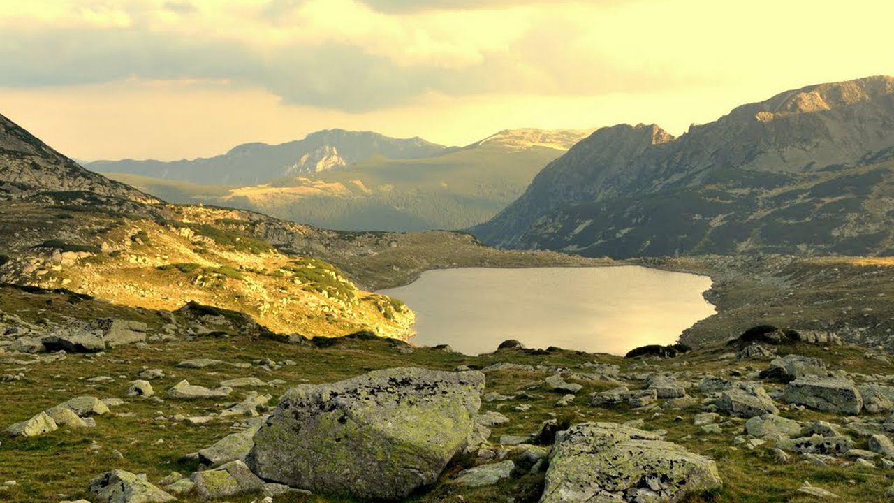 Lacuri Din Romania Pe Care Trebuie NeapÄƒrat SÄƒ Le Vezi Fotografii Care IÅ£i Taie RespiraÅ£ia