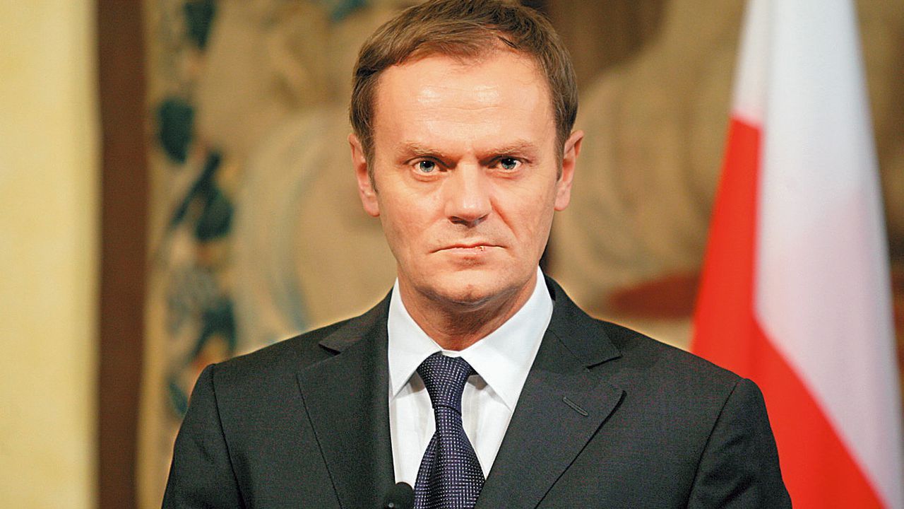 Donald Tusk: Valul de refugiaţi este un RĂZBOI HIBRID ...