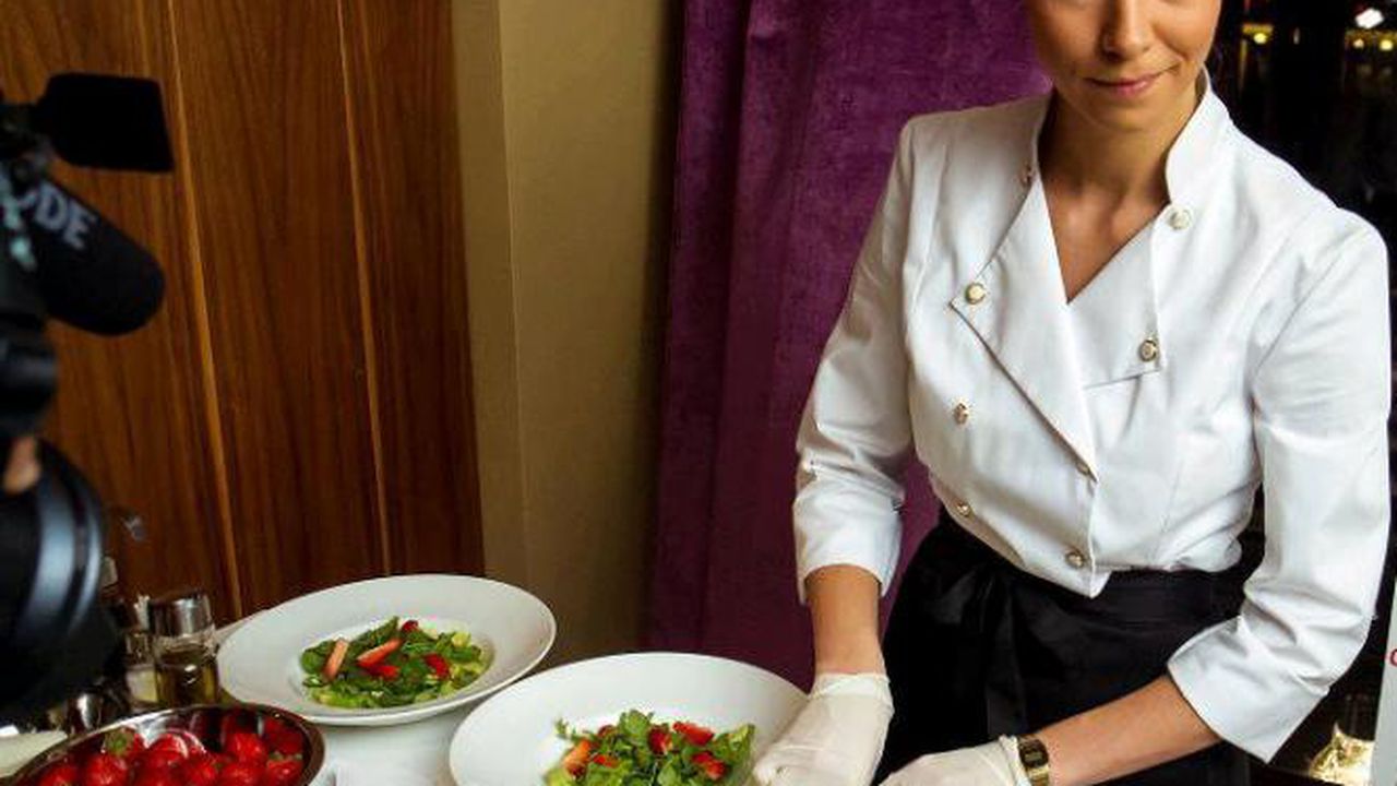 Sexy-casnica de la Masterchef a ajuns de urgenţă la spital ...