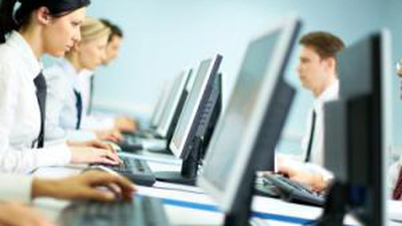 Comisia De MuncÄ Spor De Complexitate A Muncii De 15 Pentru Unii FuncÅ£ionari Publici Din