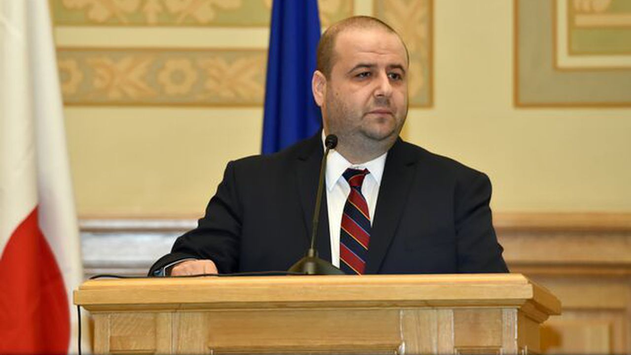 Mihai Busuioc, numit în funcţia de secretar general al ...