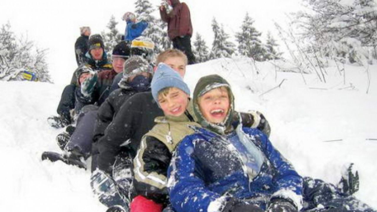 Minivacanţă De 4 Zile Pentru Elevi Au Liber De Sfantul Andrei Si 1 Decembrie Cand Vor