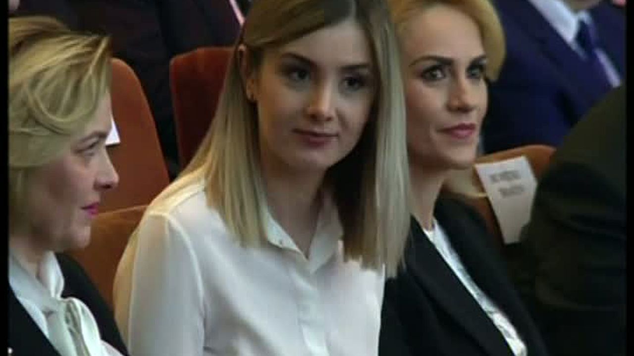 PrezenÅ£Äƒ SurprizÄƒ La Congresul Psd Irina TÄƒnase Iubita Lui Liviu Dragnea In Primul Rand La Sala