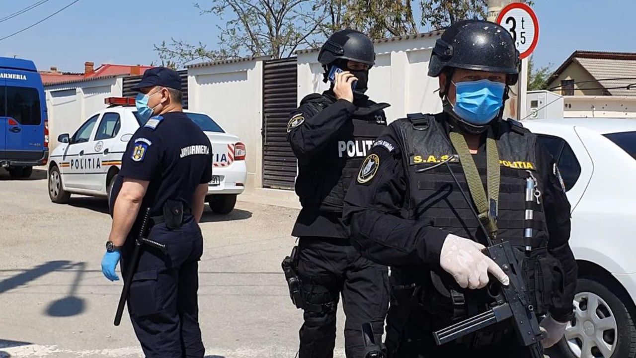 Petrecere Cu Peste 60 De Persoane OpritÄ De MascaÅ£i In Craiova Amenzi Uriase Aplicate De ForÅ£ele