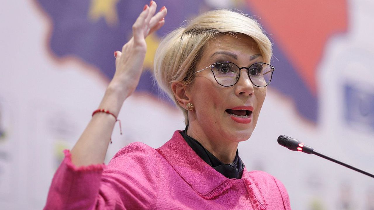 Raluca Turcan îl desființează pe Marcel Ciolacu: Încearcă ...
