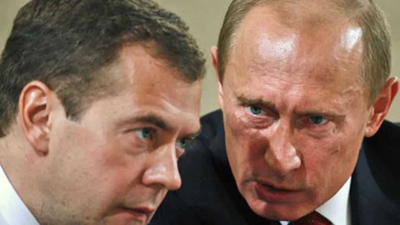 Putin şi Medvedev, la cules de porumb VIDEO