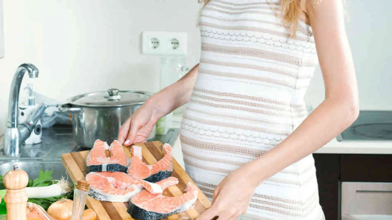 Consumul de peşte în dieta gravidei. Un aliment care cere atenţie sporită