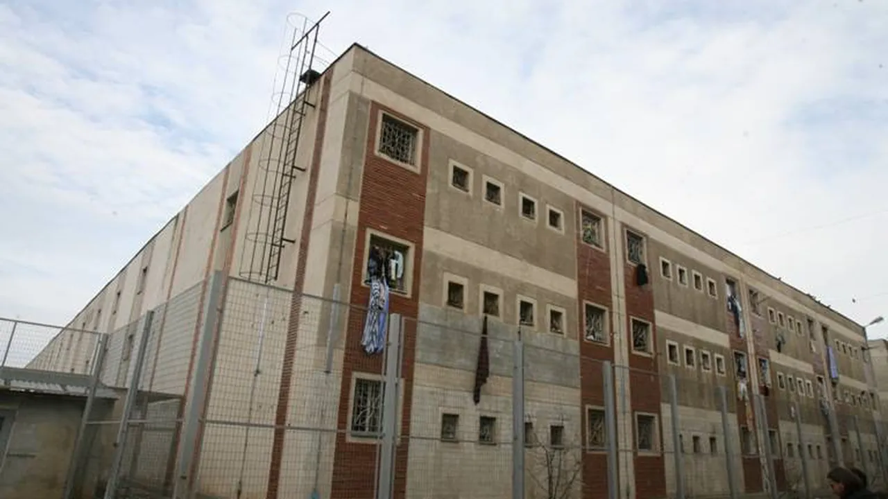 Incendiu La Penitenciarul Rahova Unde E Inchis Liviu Dragnea De La Ce A Pornit Focul