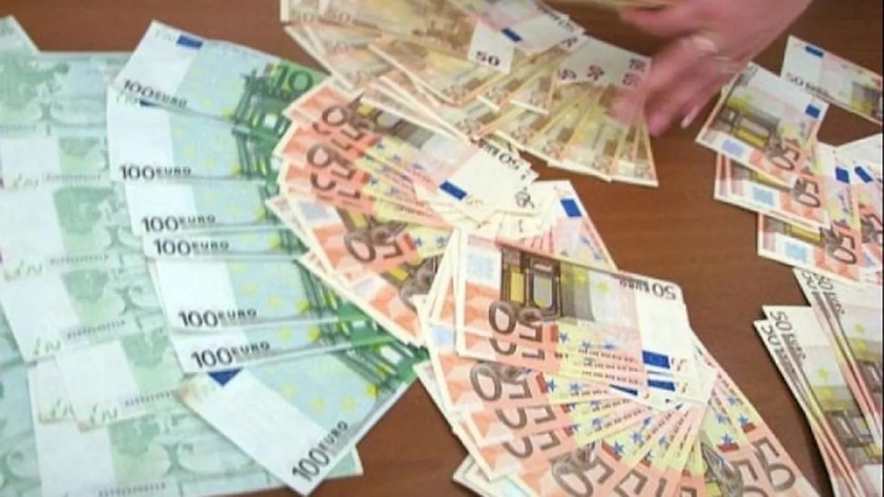 Cum strâng bani în timpul crizei COVID ţările din grupul de la Vişegrad. Taxează păcănelele, ţigările, alcoolul şi giganţii de internet