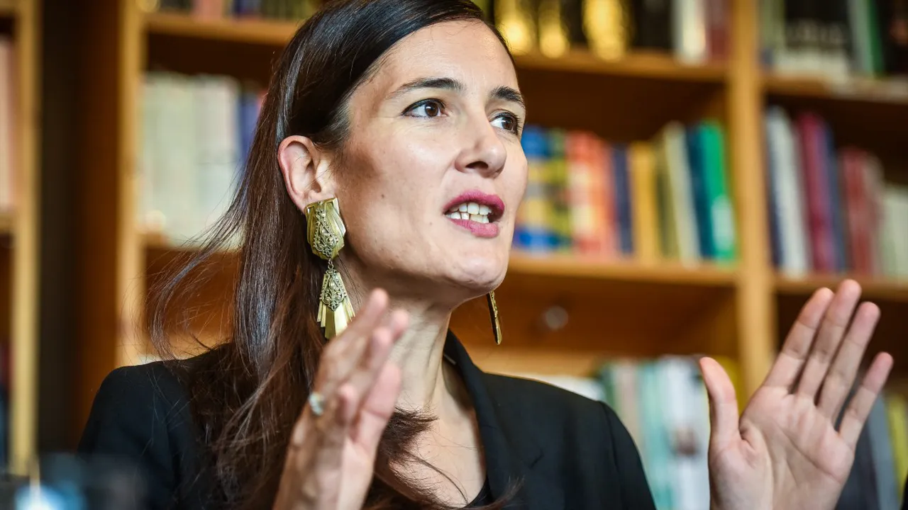 Clotilde Armand Vrea Ca Operatorii De Telefonie Si Internet SÄƒ Elibereze Stalpii De Cabluri DacÄƒ Nu