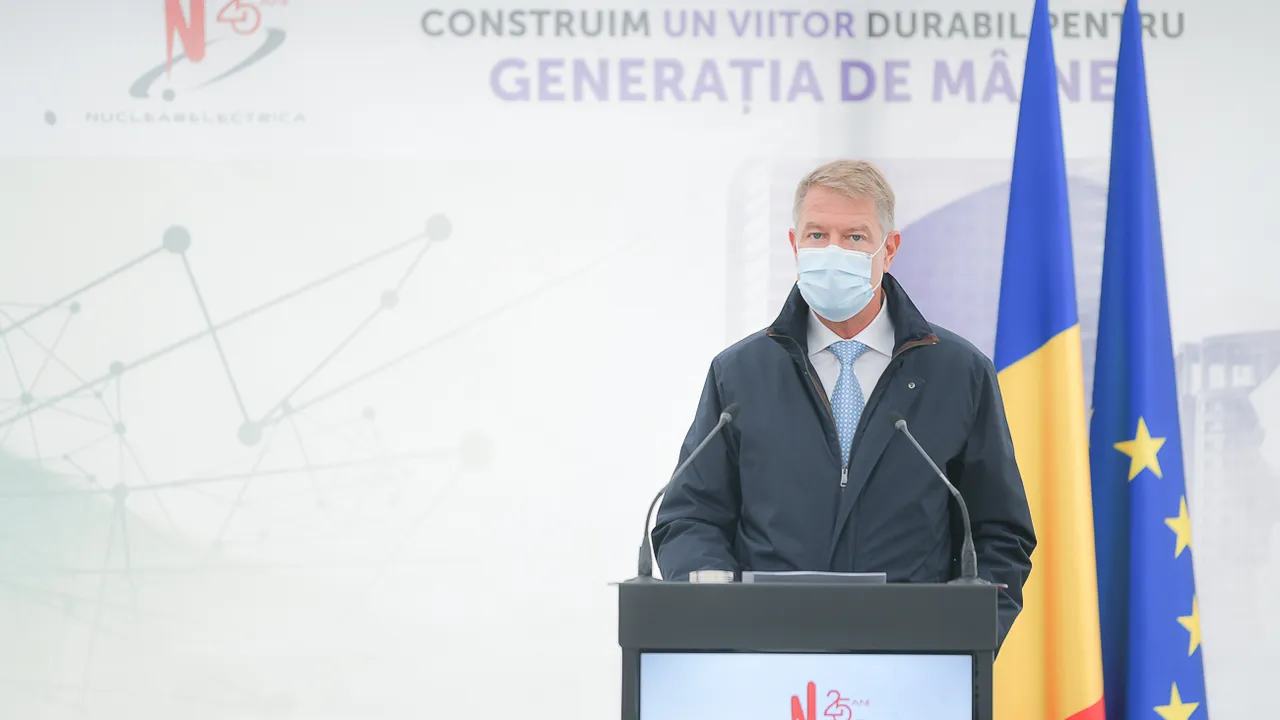 Klaus Iohannis: „Eu zic că masca de protecţie sanitară trebuie purtată tot timpul până când se vaccinează destui”
