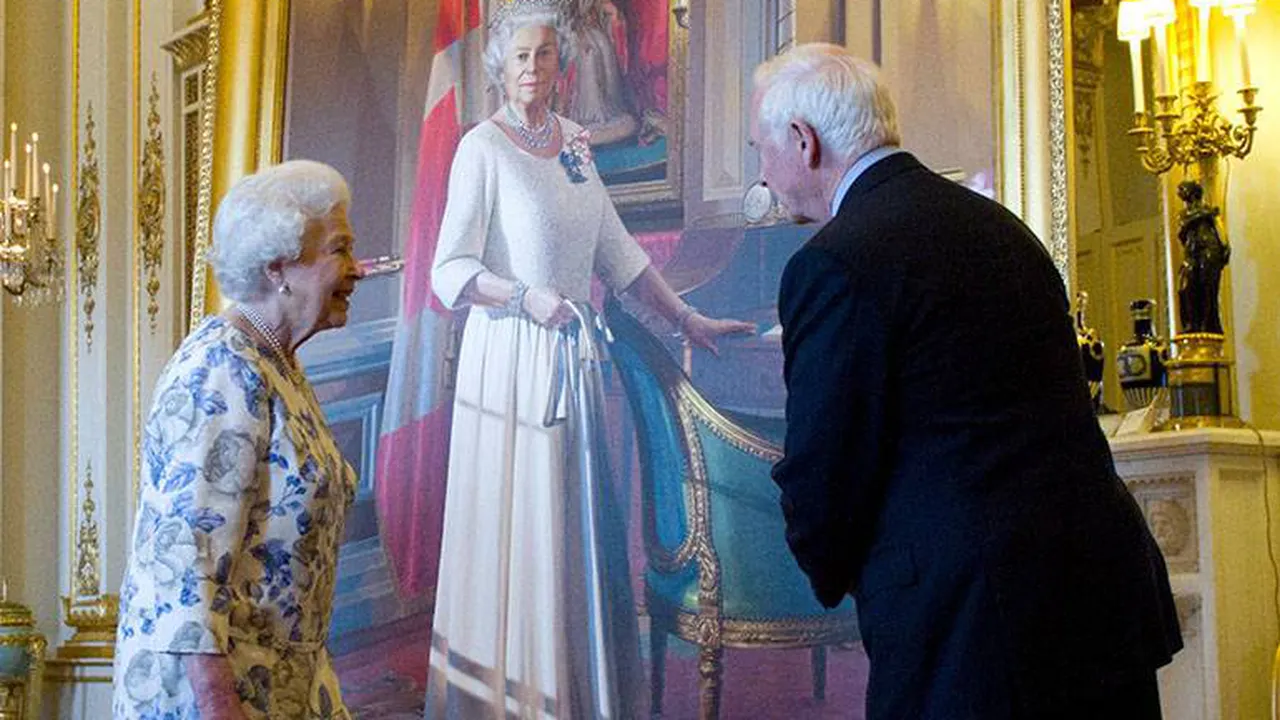 Regina Elisabeta a II-a şi-a petrecut noaptea în spital. Este prima oară când a fost internată, în ultimii opt ani