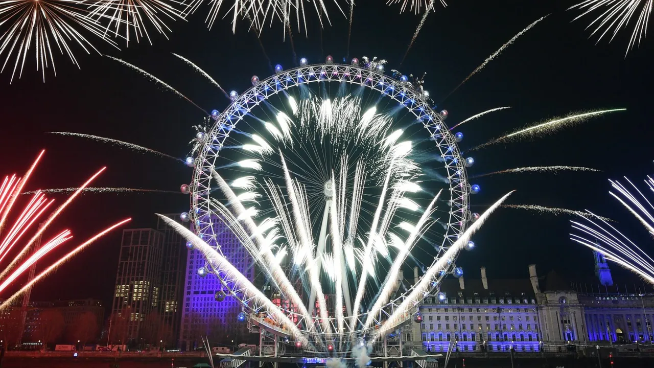 Pandemia anulează Sărbătorile de iarnă. Londra renunţă la focurile de artificii de Anul Nou