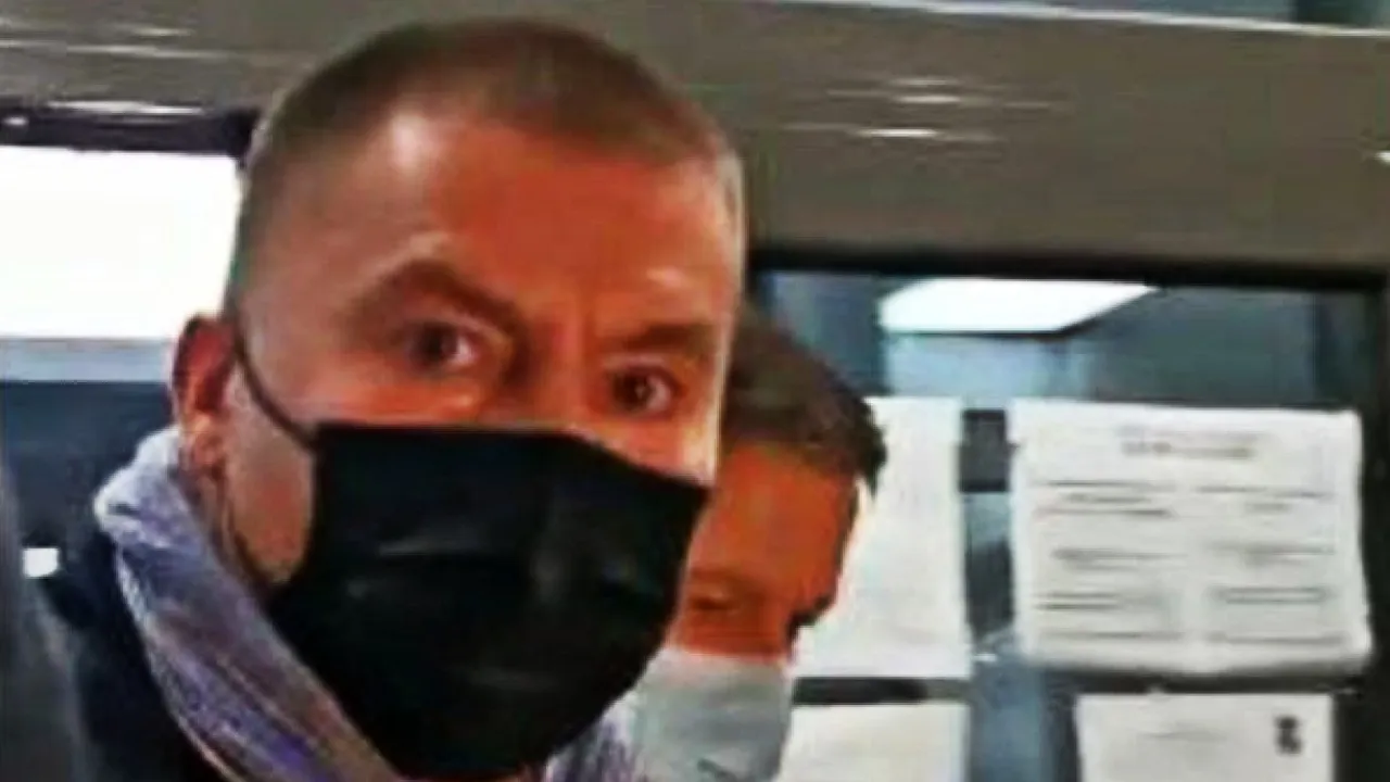 Chirurgul prins în flagrant luând mită, cu ajutorul lui Marian Godină, a fost arestat preventiv