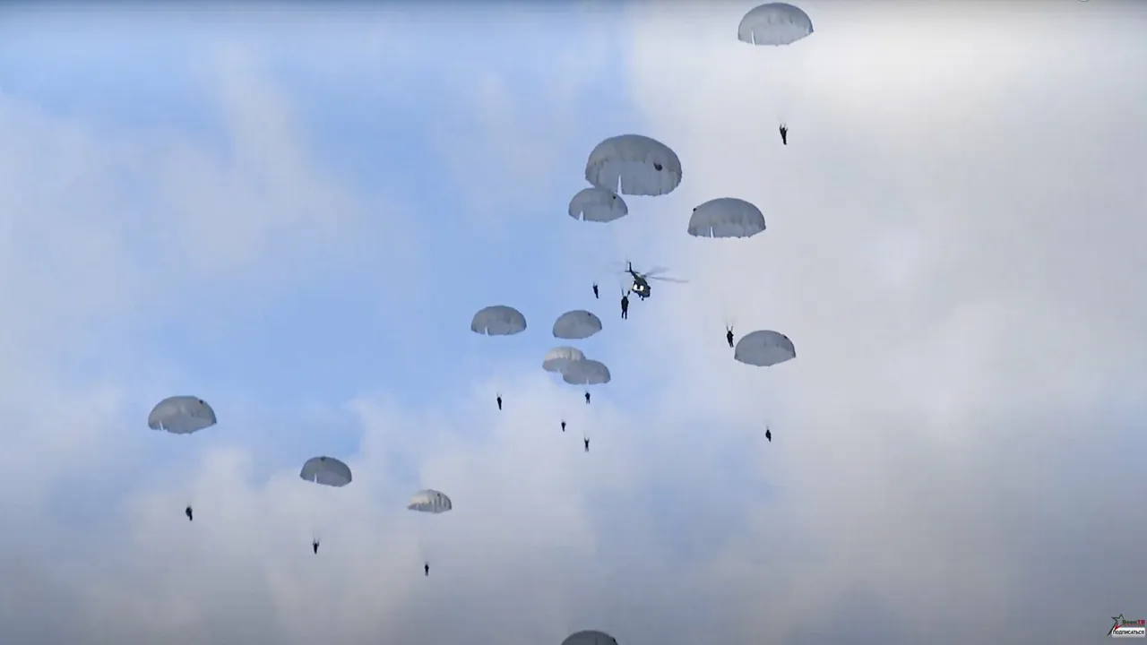 Doi paraşutişti ai Armatei ruse au murit în timpul exerciţiilor de la graniţa dintre Belarus şi Polonia. Militarii s-au ciocnit în aer