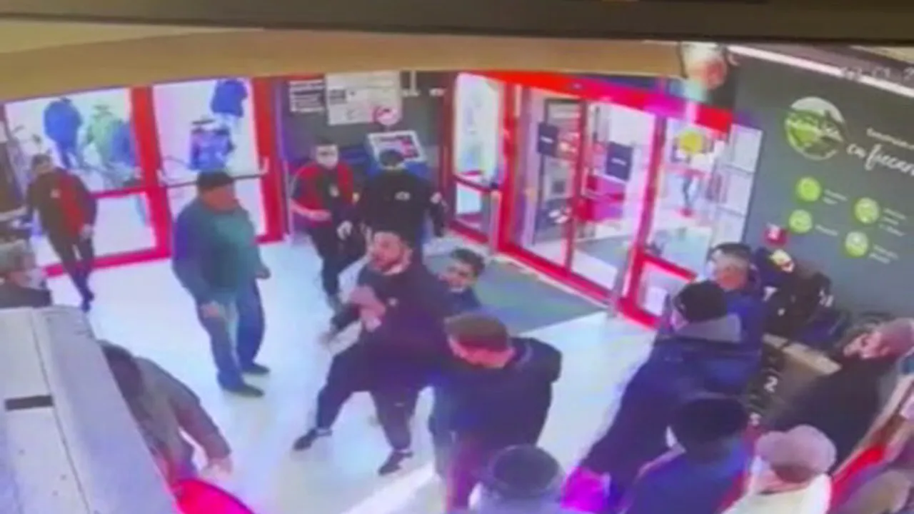 Bătaie și scandal într-un magazin din Buzău, după ce un bărbat a refuzat să își pună mască de protecție VIDEO