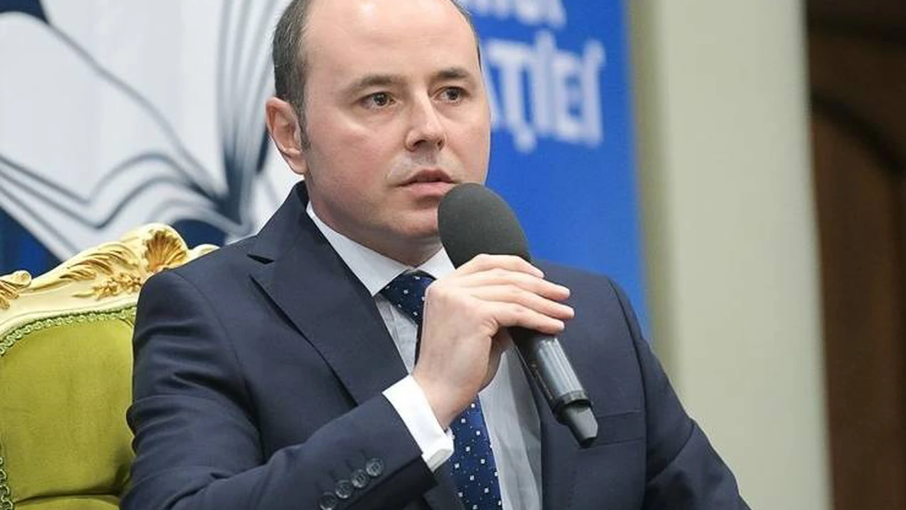 Deputatul PNL Alexandru Muraru cere sancțiuni dure împotriva deputatului  USR Filip Havârneanu:„Tribuna Parlamentului nu poate și nu trebuie să fie  batjocorită”