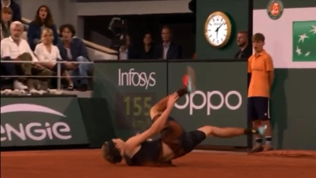 majority mushroom Frill Momente GROAZNICE la Roland Garros. Alexander Zverev şi-a luxat glezna şi a  urlat de durere chiar pe teren. Rafa Nadal este în a 14-a finală la openul  francez VIDEO