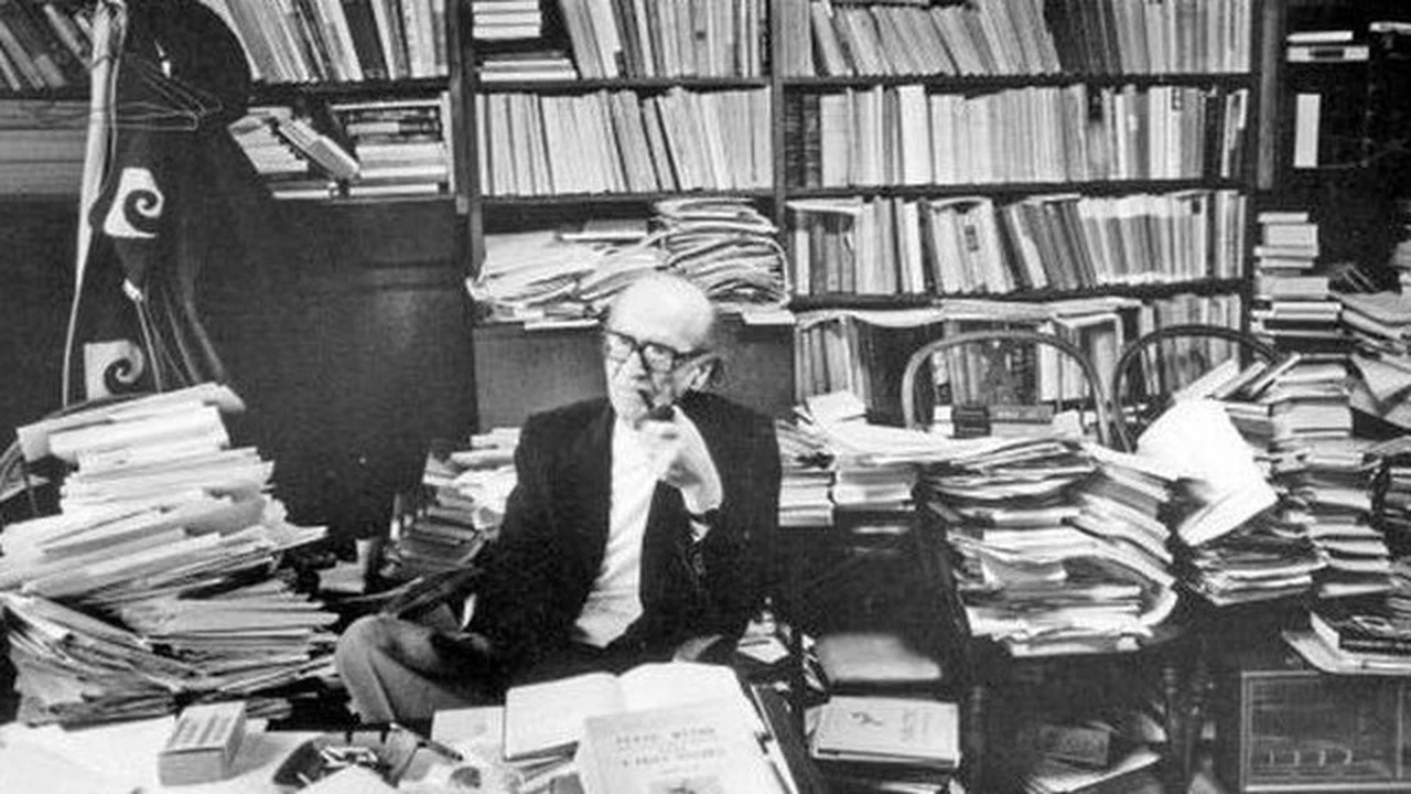 Ultimele zile din viața lui Mircea Eliade. Problemele de sănătate cu care  se confrunta filozoful / Ce a citit pe patul de moarte