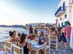 Vacanțele în Grecia, mai scumpe începând cu 2024. Ce taxe vor plăti românii care pleacă în destinația lor preferată
