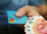 Transferuri bancare instant în UE. Românii plecați în străinătate vor putea trimite mult mai repede bani acasă