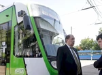 Bucureștenii nu vor circula cu noile tramvaie nici în 2022. Cum s-a ajuns la acest blocaj. Patronul Astra Arad amenință cu avocații