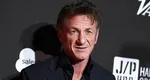 Sean Penn a fugit pe jos din Ucraina. Și-a abandonat mașina și a plecat în Polonia pentru a scăpa de bombardamente