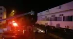 Incendiu puternic la un hotel din Eforie Sud. 16 persoane, dintre care cinci copii, coborâte de pe acoperişul clădirii VIDEO