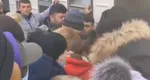 Imaginile disperării în Ucraina! Oamenii se luptă să prindă un loc în tren, după alarmele de atac aerian – VIDEO