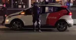 O maşină fără şofer „fuge” de poliţişti. Imaginile au devenit virale pe Internet